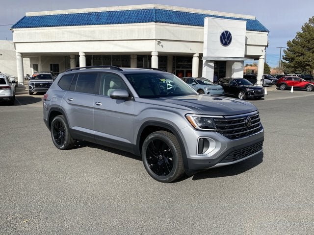 2026 Volkswagen Atlas 2.0T SE with Technology in Silver Mist Metallic — front three-quarter view