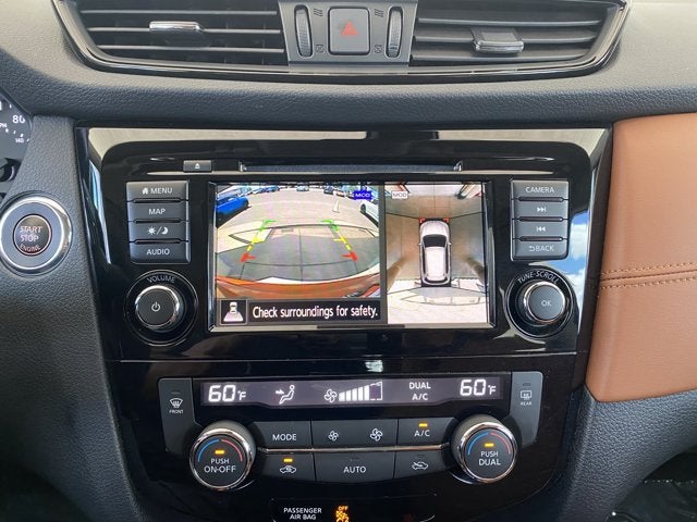 2019 Nissan Rogue — detail view